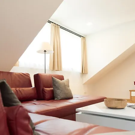 绍尔酒庄公寓 *