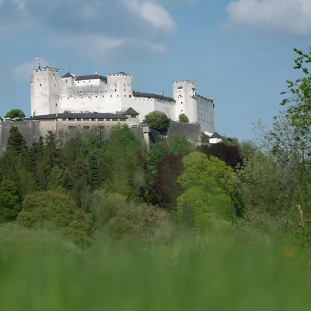 Sauerweingut アパート ザルツブルク